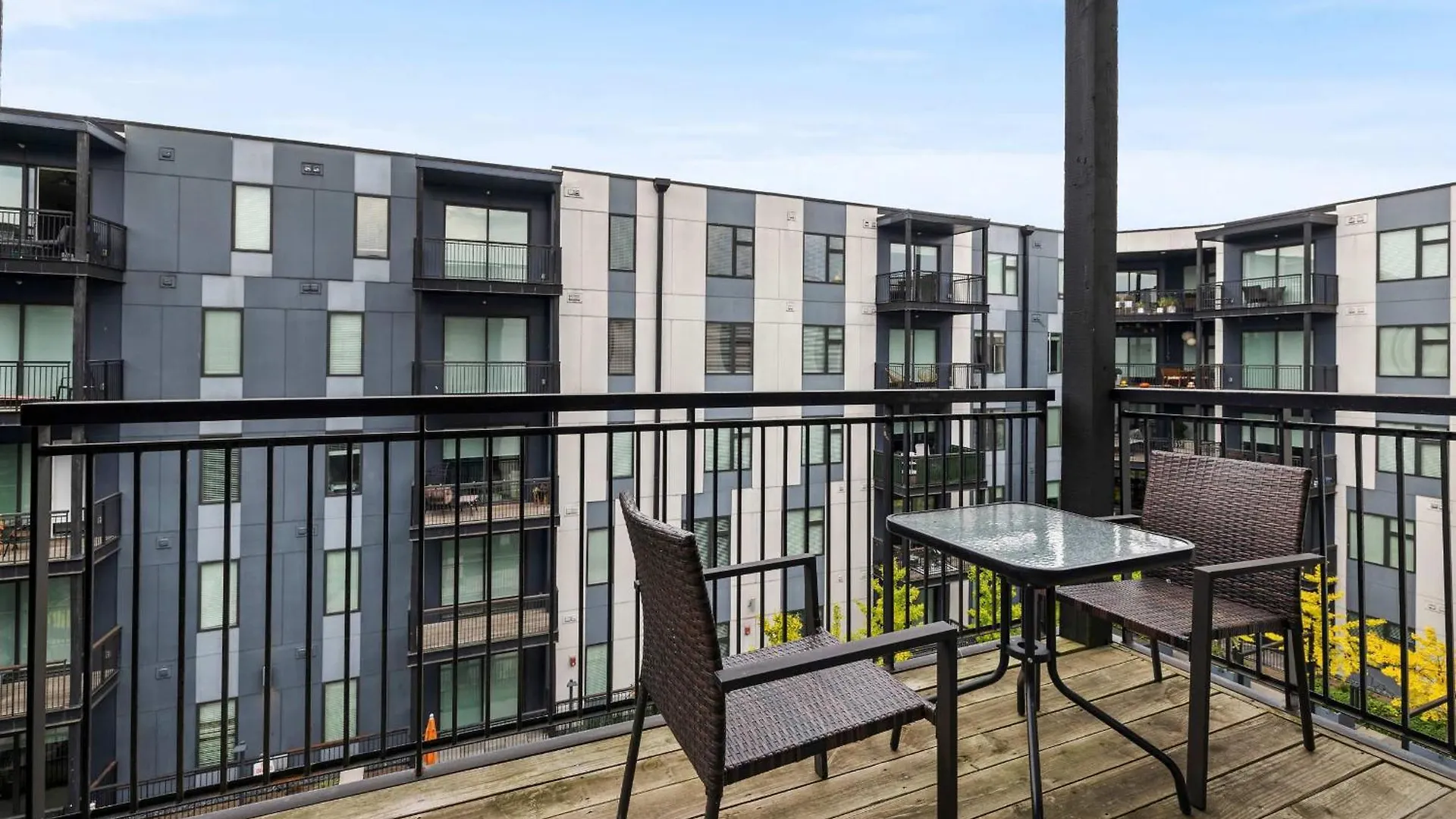 Apartment Stunning Nulu 1Br Cozysuites 09 Louisville